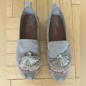 Tom’s beige espadrille w/tassel sz 7